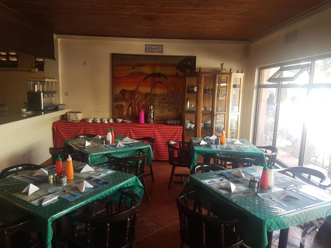 Center Inn Arusha Buitenkant foto